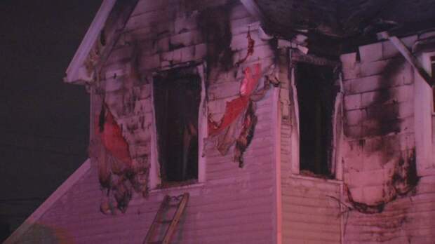 Американец спалил дом на две семьи, пытаясь убить насекомых
