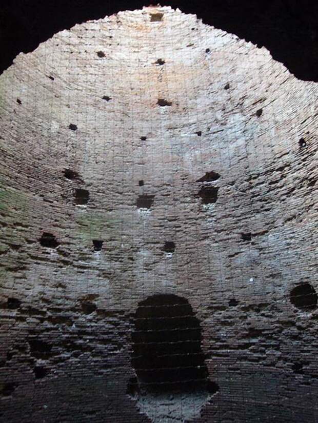 Интерьер гробницы Цецилии Метеллы на Аппиевом пути выдержал испытание временем благодаря секретам римского бетона.