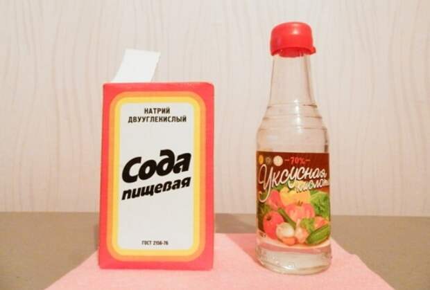 Сода и уксус - универсальные очищающие и отбеливающие продукты / Фото: sodavsem.ru Сода и уксус - универсальные очищающие и отбеливающие продукты / Фото: sodavsem.ru