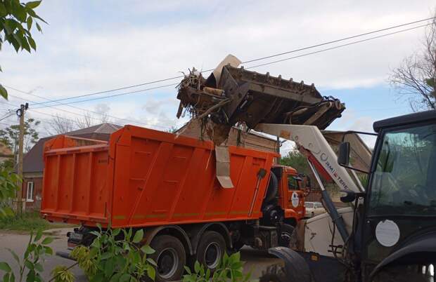 За 4 дня майских дня астраханцы захламили город 151 тонной мусора