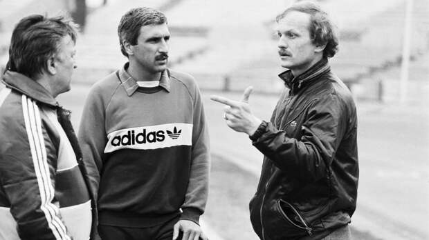 Был легендой Ленинграда, первым из футболистов СССР вырвался за рубеж, стал чемпионом в Европе. Истории о Зинченко