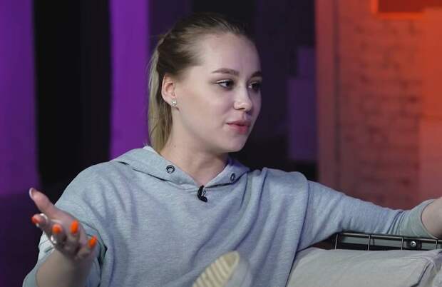 Певица Инстасамка заявила, что не вернется в Россию