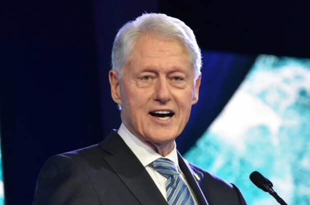 Новоселов объяснил трясущиеся руки Клинтона на допросе по делу Эпштейна