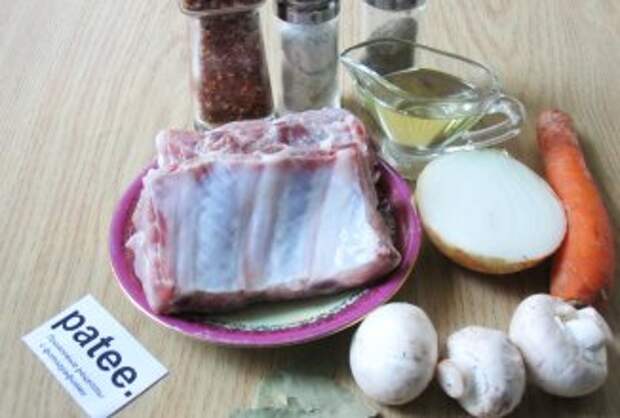 Свиные ребрышки с картофелем и грибами - приготовление