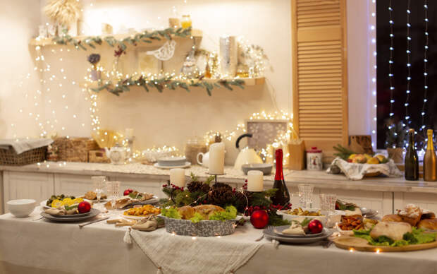 Эксперт призвал не публиковать фото застолья