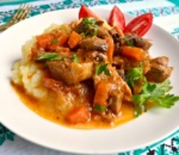 Подлива из свинины с грибами в мультиварке