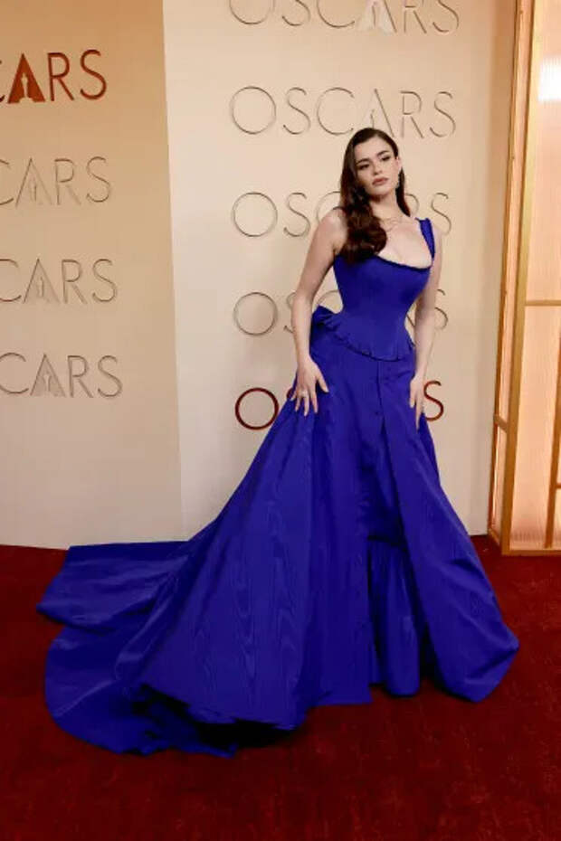 Барби Феррейра в GAP Studio