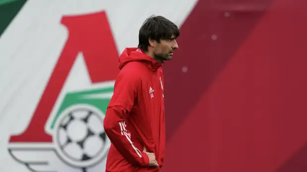 «Локомотив» подтвердил уход Чорлуки из тренерского штаба команды