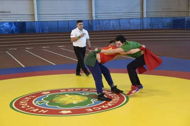 В Елабуге стартовал чемпионат Республики Татарстан по борьбе корэш