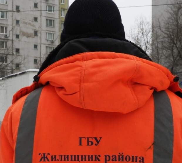 На Привольной отремонтировали детскую площадку — Жилищник