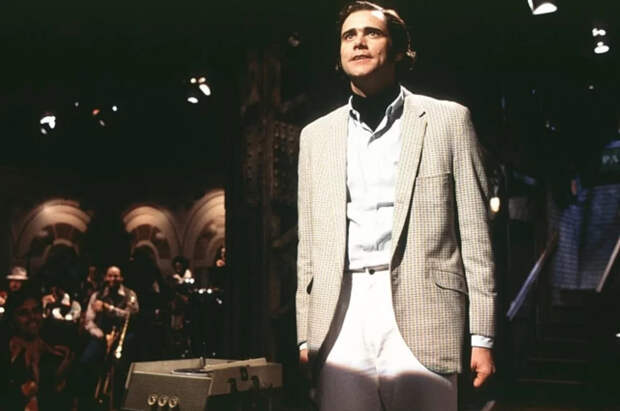 Врач Шаязданова раскрыла, почему у Джима Керри мог измениться цвет глаз