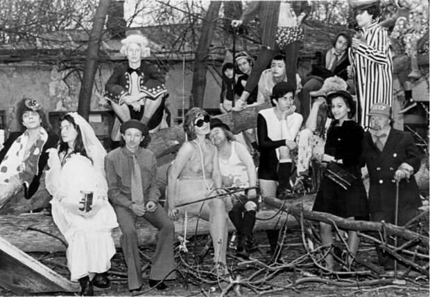 Фото: Московский музей современного искусства, из архива А. Петлюры. Заповедник искусств на Петровском бульваре, 1991 г.