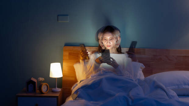 Врач Макаров: мобильный телефон может стать причиной частых болей в шее