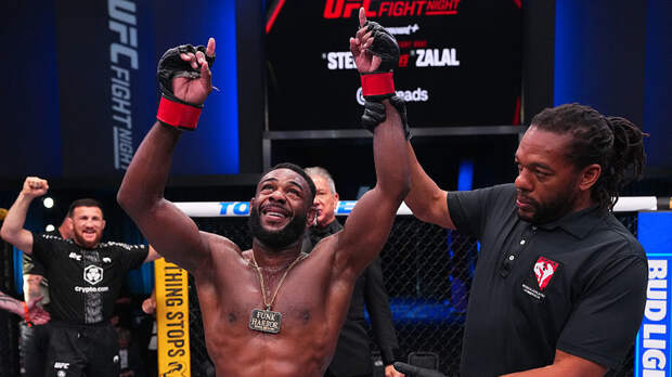 Стерлинг победил Залала в главном бою UFC Fight Night 274