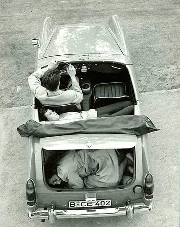 Побег из Восточного Берлина, 1963 год. история, черно-белая фотография, юмор