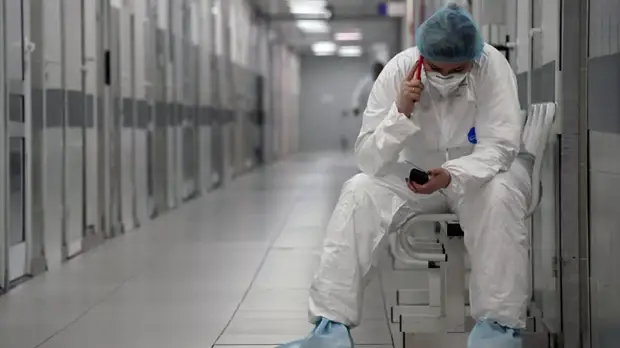 Во Владивостоке установят мемориальные доски скончавшимся от коронавируса медикам