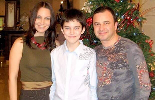 Семейное фото Виктора Павлика с его бывшей женой Ларисой и сыном Павлом