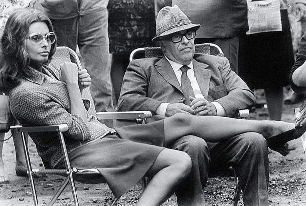 Софи Лорен и Карло Понти на съемках фильма *Подсолнухи*, 1969. Фото В. Генде-Роте | Фото: newsland.com