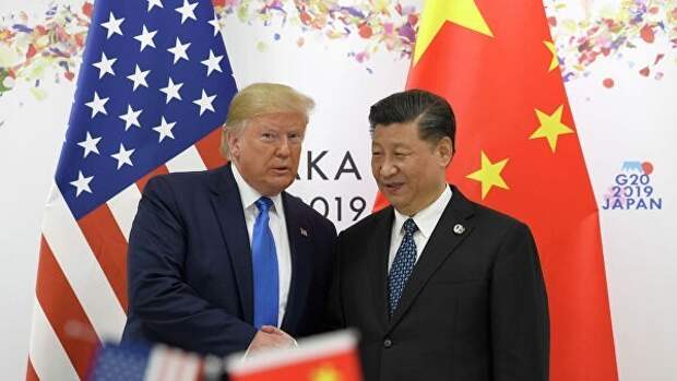 Президент США Дональд Трамп и председатель КНР Си Цзиньпин в ходе встречи на саммите G20 в Осаке. 29 июня 2019 Президент США Дональд Трамп и председатель КНР Си Цзиньпин в ходе встречи на саммите G20 в Осаке. 29 июня 2019