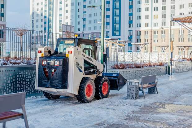 УЖК «Зелёный сад — мой дом» вывезла 132 КамАЗа снега, обеспечив идеальную чистоту во дворах