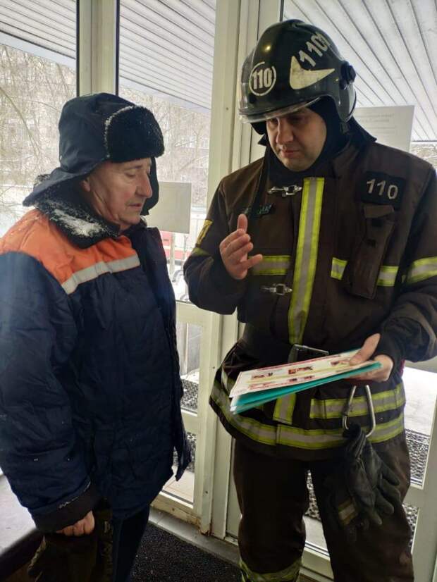 Пожарные ВАО проводят профилактические рейды в жилом секторе. Фото: Пресс-служба МЧС по ВАО