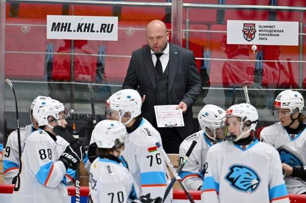 Хоккеисты Динамо-Шинника уступили СКА-1946 в матче чемпионата МХЛ.