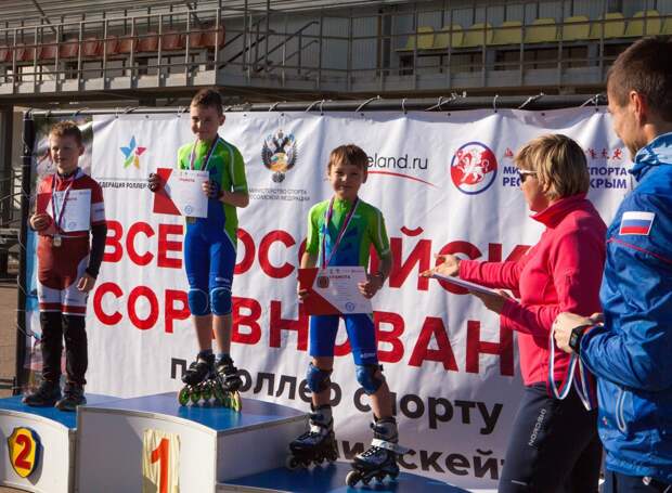 30 медалей завоевали спортсмены Приангарья на всероссийских соревнованиях по спидскейтингу