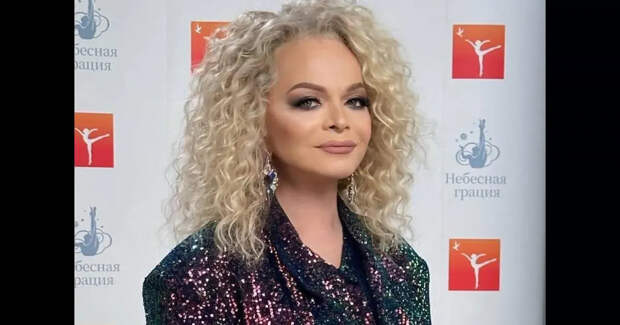 Лариса Долина не передала спорную квартиру покупательнице Полине Лурье