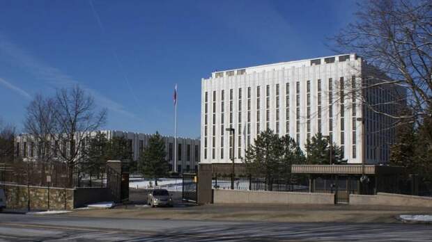 Посольство России: поставляемое на Украину оружие США попадет в руки боевиков