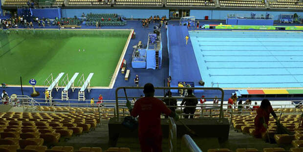 Бассейн на Олимпиаде в Рио вдруг позеленел, и никто не признается
