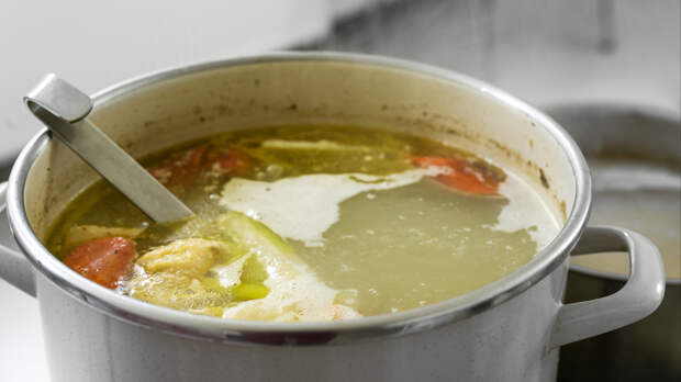 Нужно ли снимать пену с бульона — и что это вообще такое