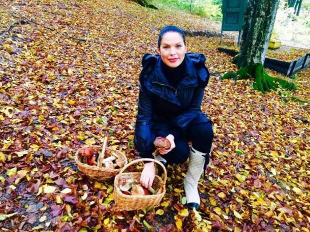 Светская львица, Влада Литовченко, ходит за грибами в сапогах от Chanel грибы, знаменитости, лес, осень