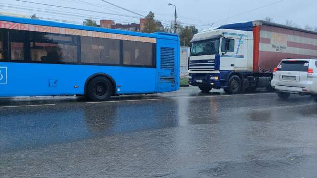 В Туле затопило улицу Металлургов