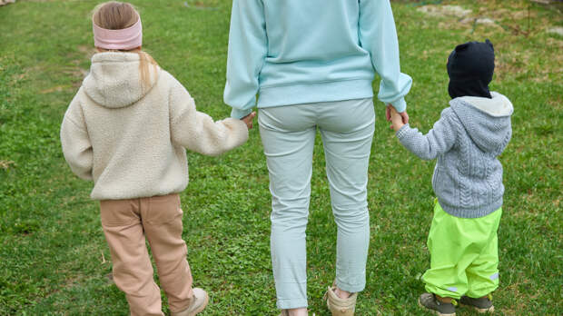 Собянин рассказал о работе школ для приемных родителей в Москве