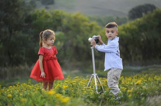 photographer-920128_1280-1024x674 Как правильно фотографировать детей: полезные советы