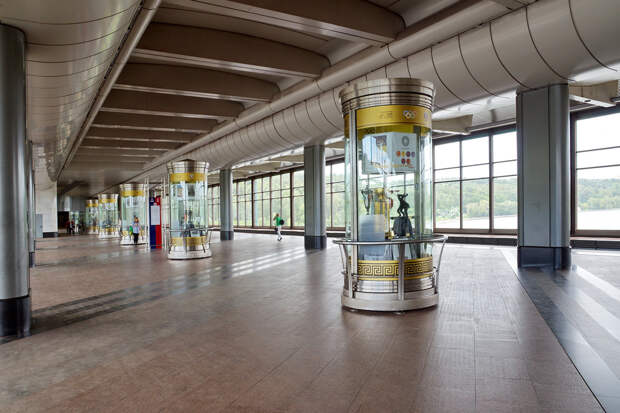 Станция метро «Воробьёвы горы»