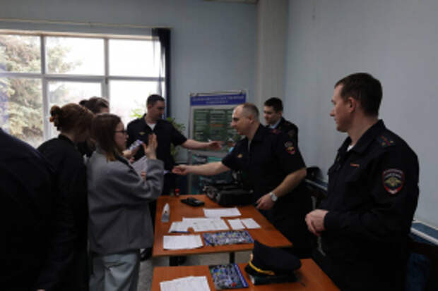 Сотрудники пензенской полиции приняли участие в ярмарке вакансий