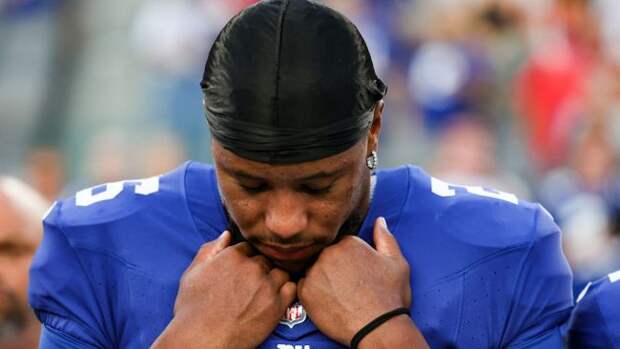 saquon barkley in a giants jersey