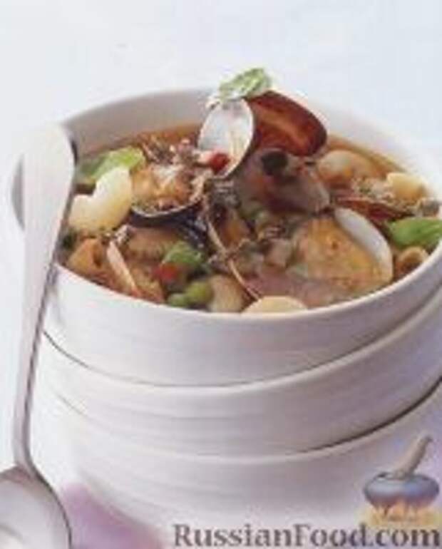 Фото к рецепту: Суп с макаронами и двустворчатыми моллюсками