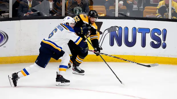 Хоккеист «Бостона» заявил, что его сердце разбито после поражения от «Сент-Луиса» в финале НХЛ