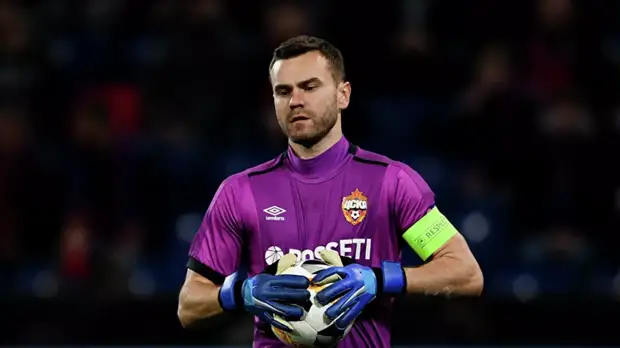 Березуцкий считает, что Акинфеев продлит контракт с ЦСКА