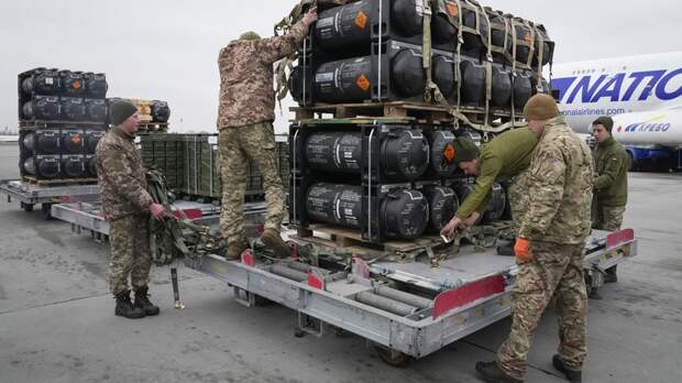 «Вносят свою лепту в конфликт»: сможет ли Запад значительно нарастить поставки оружия на Украину