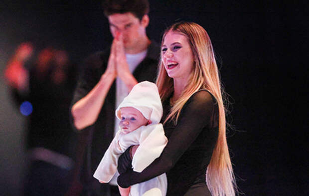 «Я не разрешаю ему кататься с другими девочками»: Александра Трусова оставила мужа ради 33-летнего актера