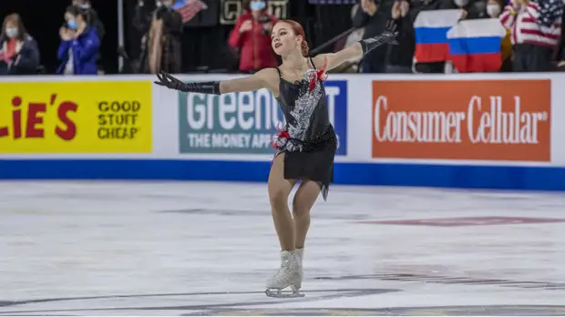 Трусова упала с тройного акселя в короткой программе на ЧР в Санкт-Петербурге
