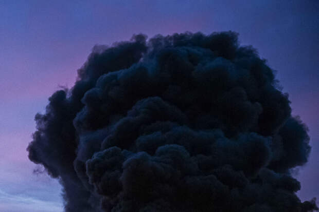 РИА Новости: в небе над Донецком произошли три взрыва