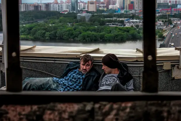 Преступления, дружба и паркур: о чём остросюжетный детектив «Чёрная лестница»