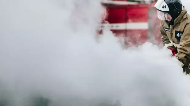 На Ставрополье произошёл пожар в компрессорном цехе на площади 600 квадратных метров