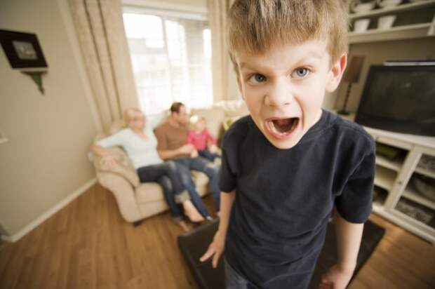 Телевидение провоцирует у детей синдром дефицита внимания жизнь, телевидение, телевизор