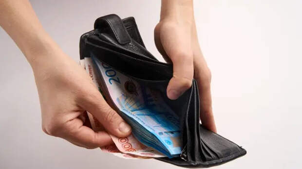 "Пенсионные" топы получают по 745 тысяч в месяц: В чём подвох?