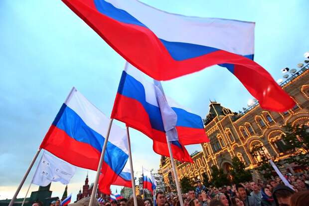 Выходные в июне 2021 года: работаем ли в День России, сколько отдыхаем, будет ли 11 июня сокращенным днем